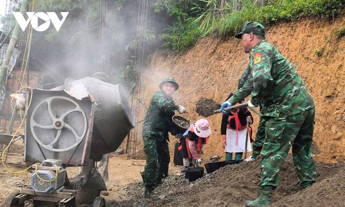 bộ đội biên phòng lai châu chung tay xây những mái ấm nơi biên giới hình ảnh 11 bo doi bien phong lai chau chung tay xay nhung mai am noi bien gioi hinh anh 11