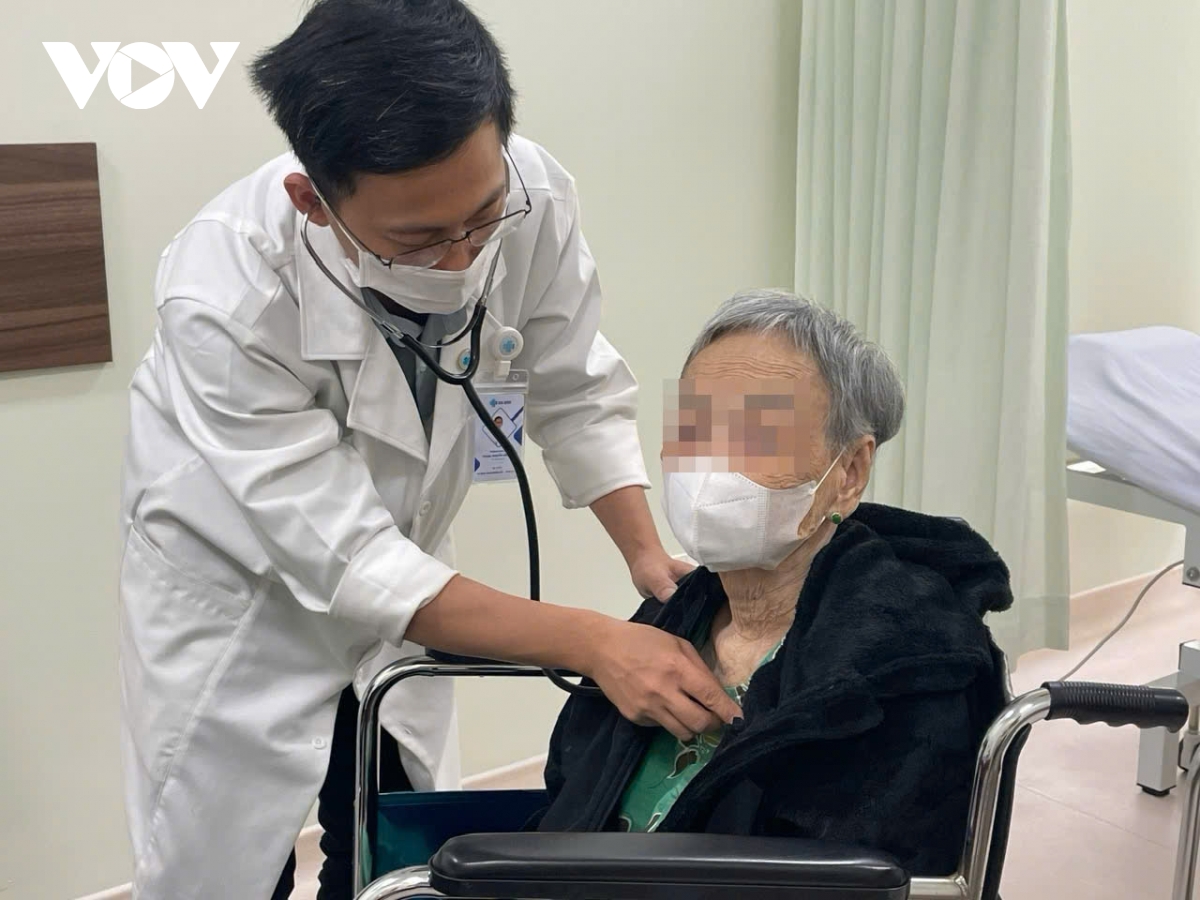 covid-19 tăng nhanh tại tp.hcm nhóm nguy cơ vẫn cần đặc biệt cảnh giác hình ảnh 3 covid-19 tang nhanh tai tp.hcm nhom nguy co van can dac biet canh giac hinh anh 3