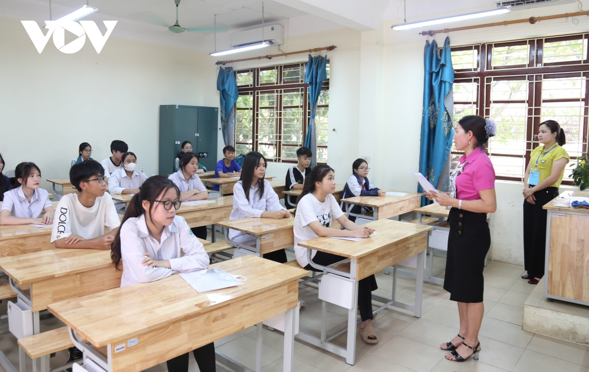 Gần 17.000 thí sinh Bắc Ninh làm bài thi môn Ngữ văn kỳ thi vào lớp 10