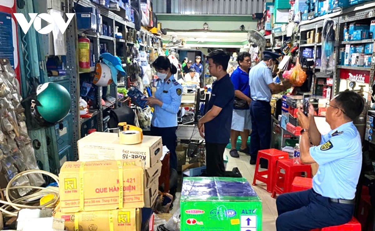 An Giang phát hiện, tạm giữ nhiều hàng hóa nhập lậu, hàng không rõ nguồn gốc