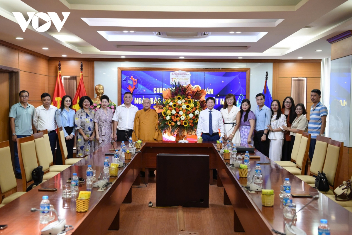 nhiều bộ, ngành, địa phương chúc mừng vov nhân ngày báo chí cách mạng việt nam hình ảnh 20 nhieu bo, nganh, dia phuong chuc mung vov nhan ngay bao chi cach mang viet nam hinh anh 20