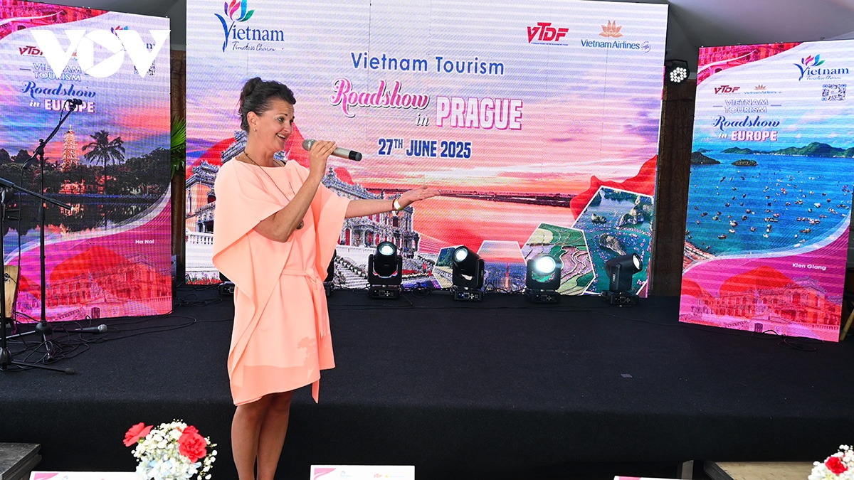 vietnam tourism roadshow in europe ton vinh am thuc viet giua chau Au hinh anh 2 vietnam tourism roadshow in europe ton vinh am thuc viet giua chau Au hinh anh 2