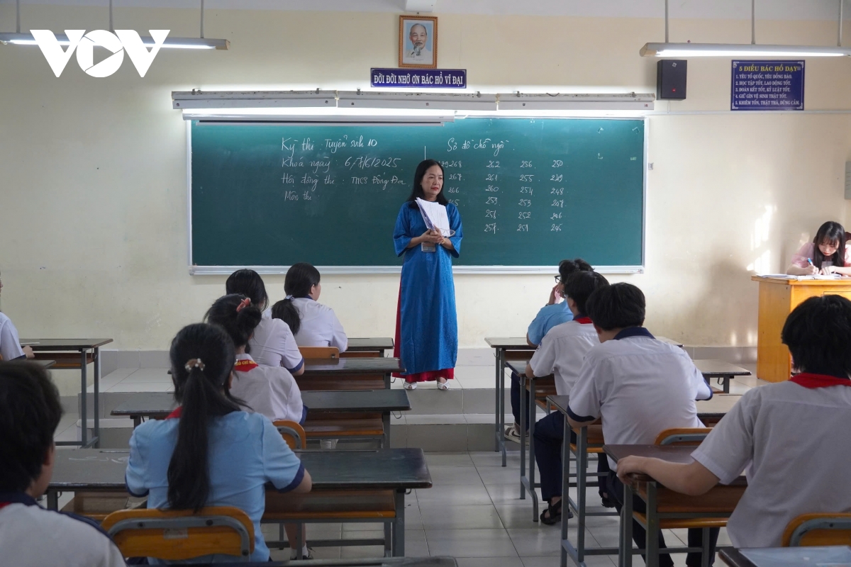 thí sinh tại tp.hcm bắt đầu bước vào kỳ thi lớp 10 hình ảnh 1 thi sinh tai tp.hcm bat dau buoc vao ky thi lop 10 hinh anh 1