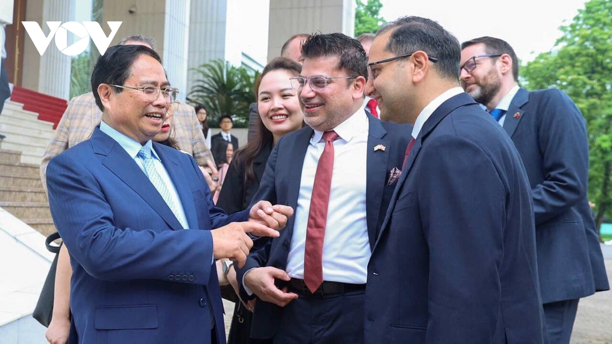 thu tuong pham minh chinh keu goi anh quoc, cac doanh nghiep thuc hien 6 dot pha hinh anh 3
