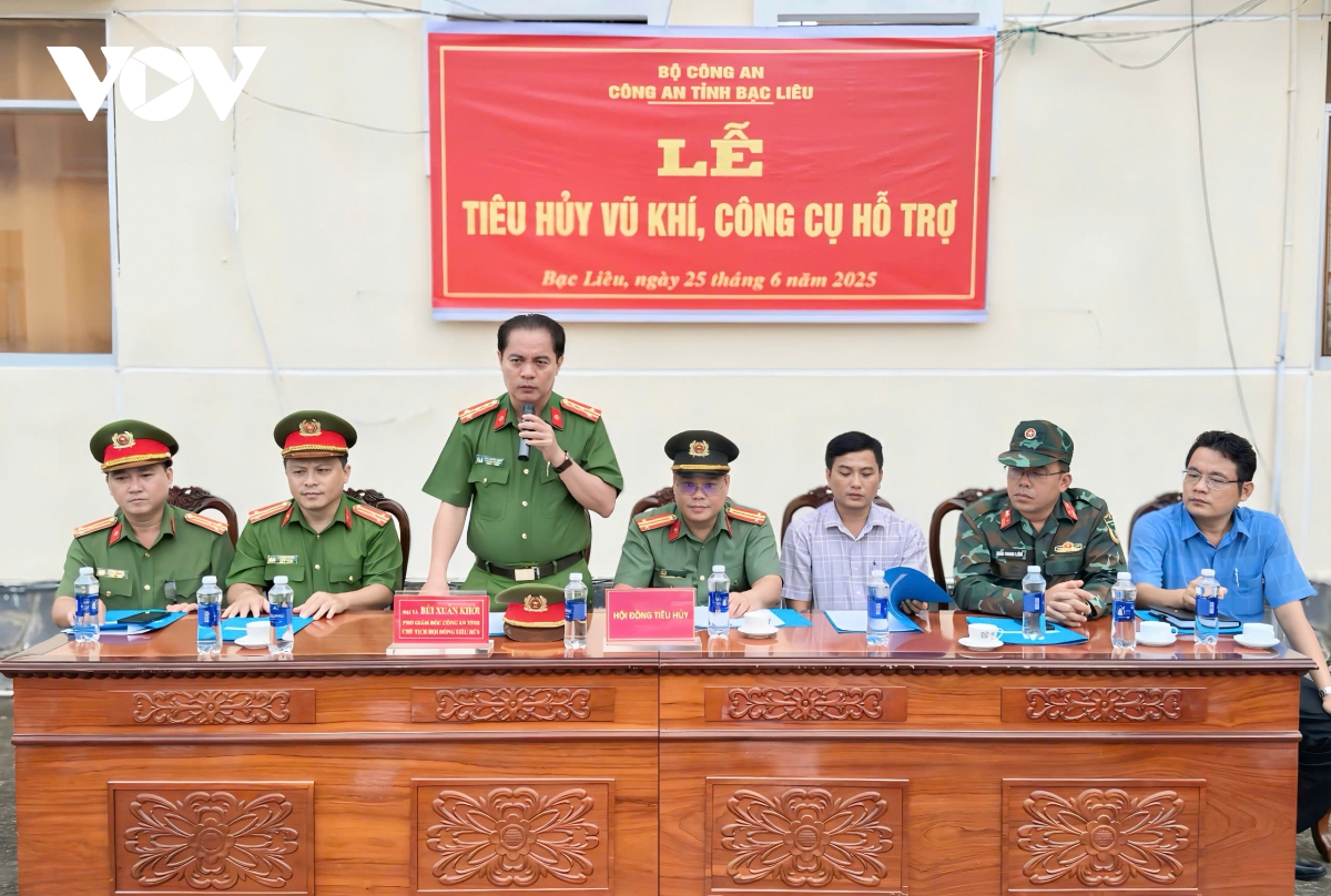 bạc liêu tiêu hủy hơn 1.300 vũ khí, công cụ hỗ trợ các loại hình ảnh 2 bac lieu tieu huy hon 1.300 vu khi, cong cu ho tro cac loai hinh anh 2
