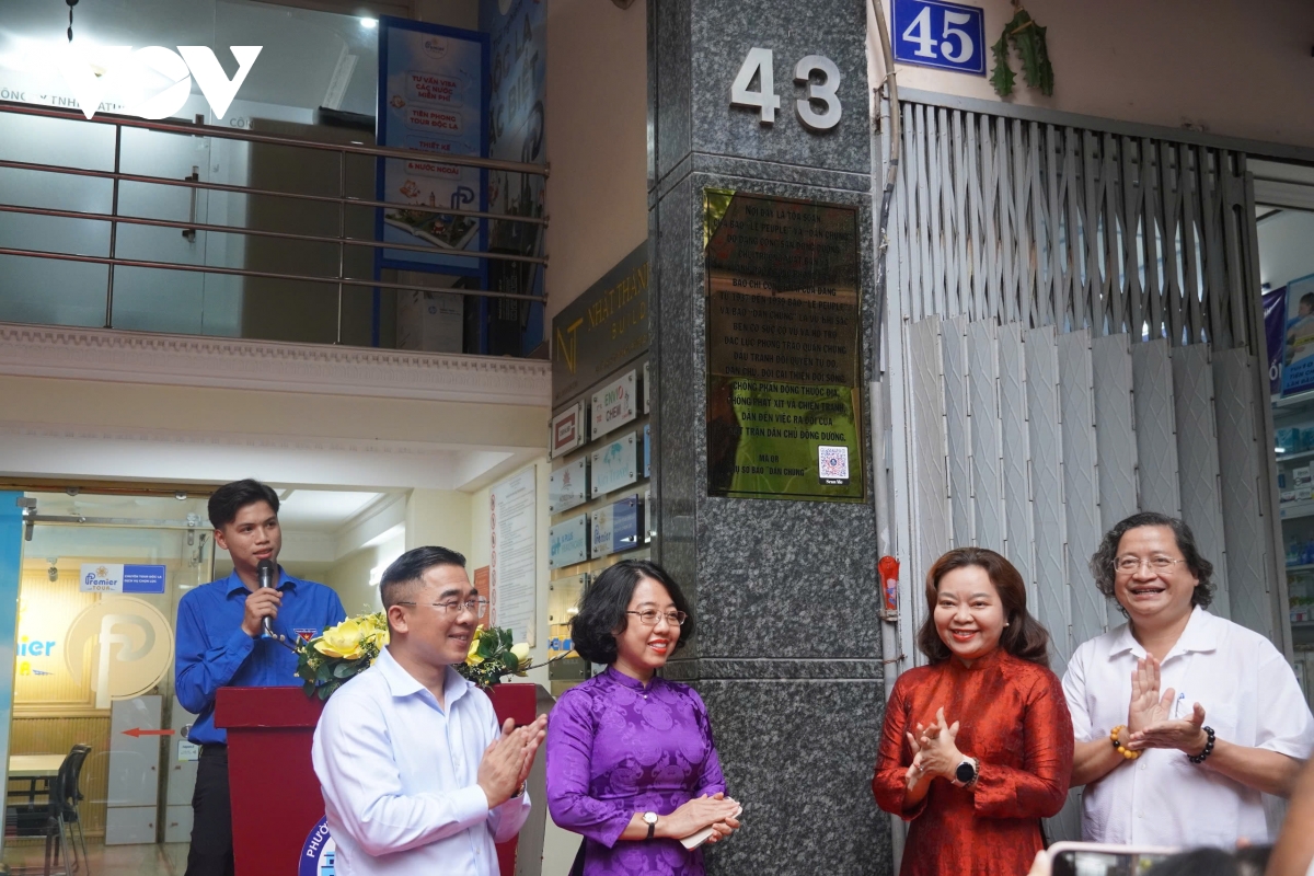 gắn biển di tích lịch sử trụ sở báo dân chúng tại tp.hcm hình ảnh 1 gan bien di tich lich su tru so bao dan chung tai tp.hcm hinh anh 1
