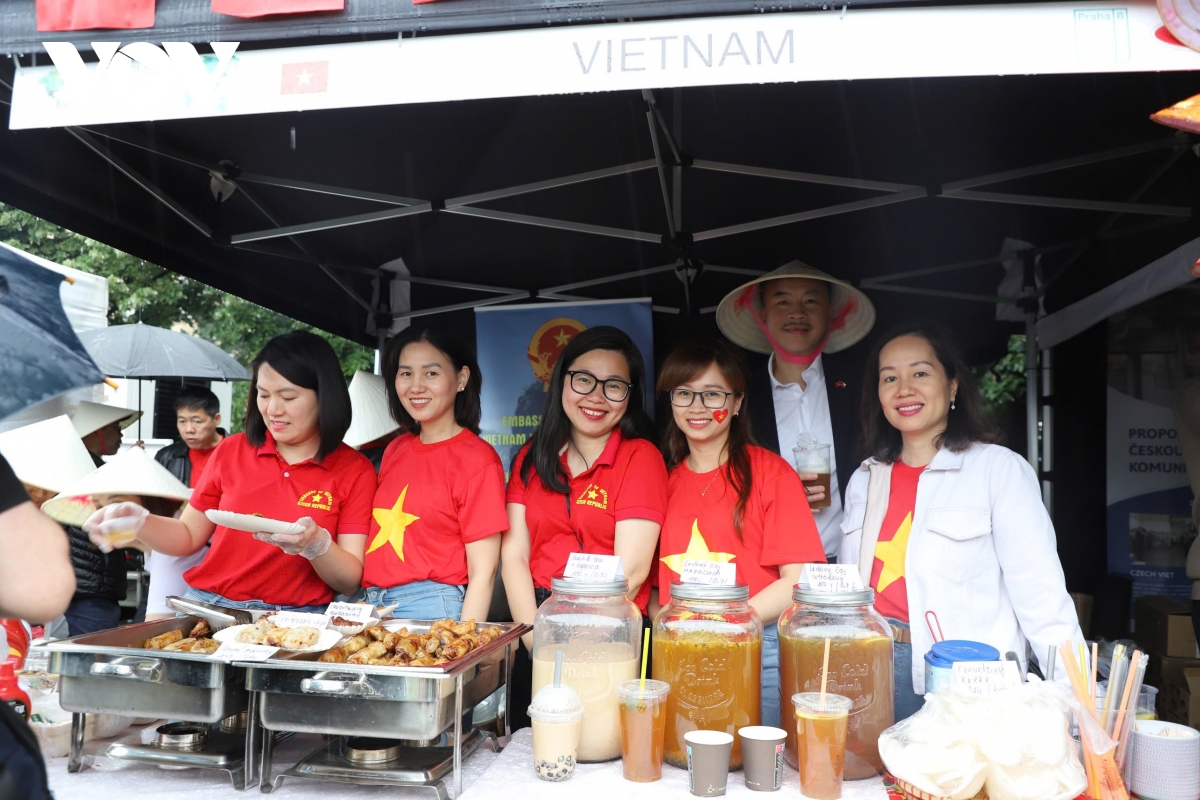 quảng bá đặc sản việt nam tại lễ hội văn hóa Ẩm thực praha 2025 hình ảnh 3 quang ba dac san viet nam tai le hoi van hoa Am thuc praha 2025 hinh anh 3
