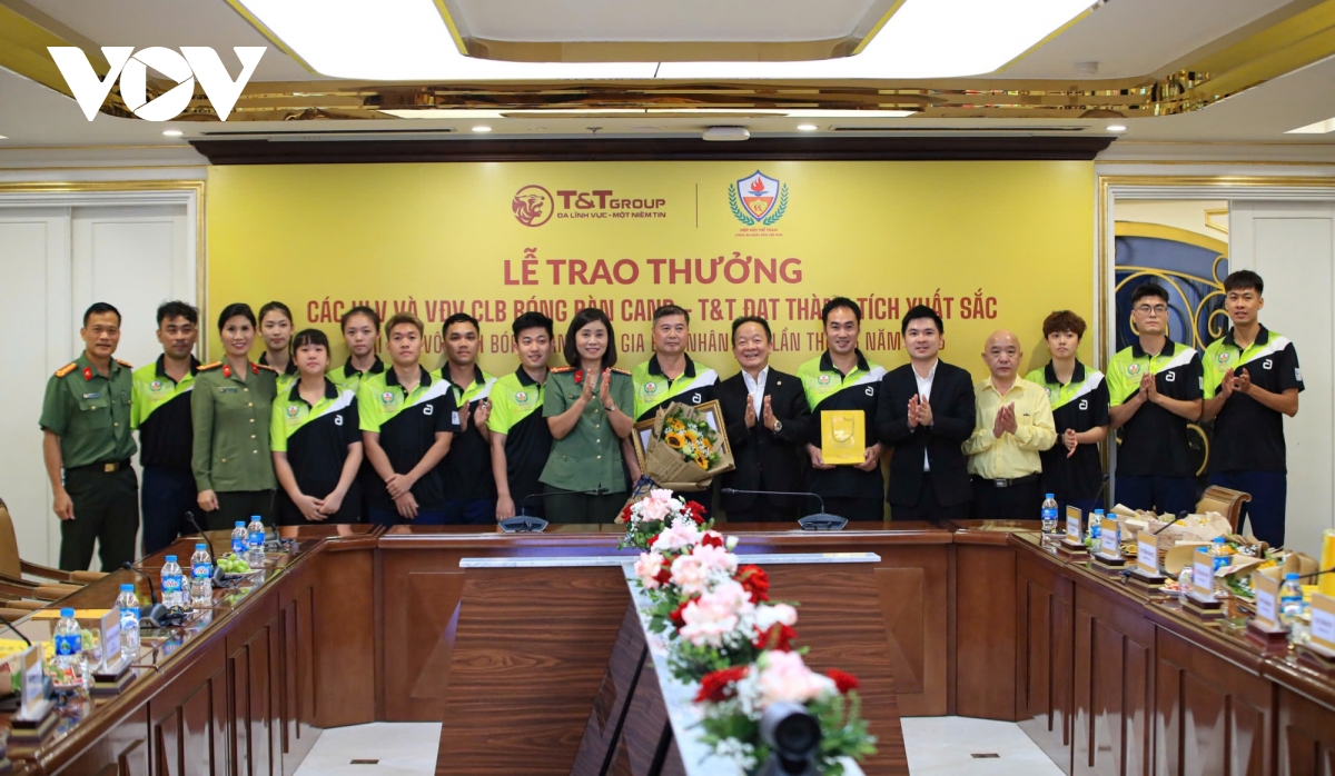 Liên tiếp gặt hái thành tích xuất sắc, CLB Bóng bàn CAND – T&T nhận thưởng cực lớn