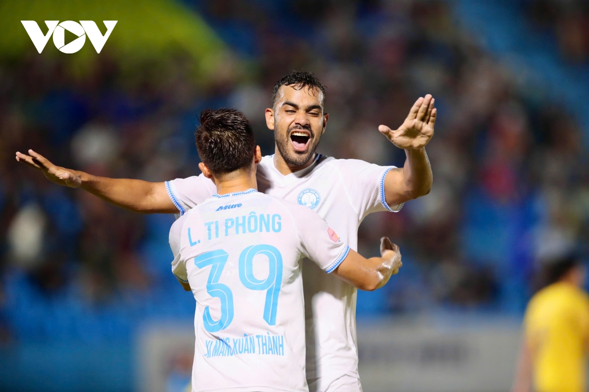 Đội hình tiêu biểu vòng 25 V-League 2024/2025: Nam Định vô địch, dấu ấn tiền đạo