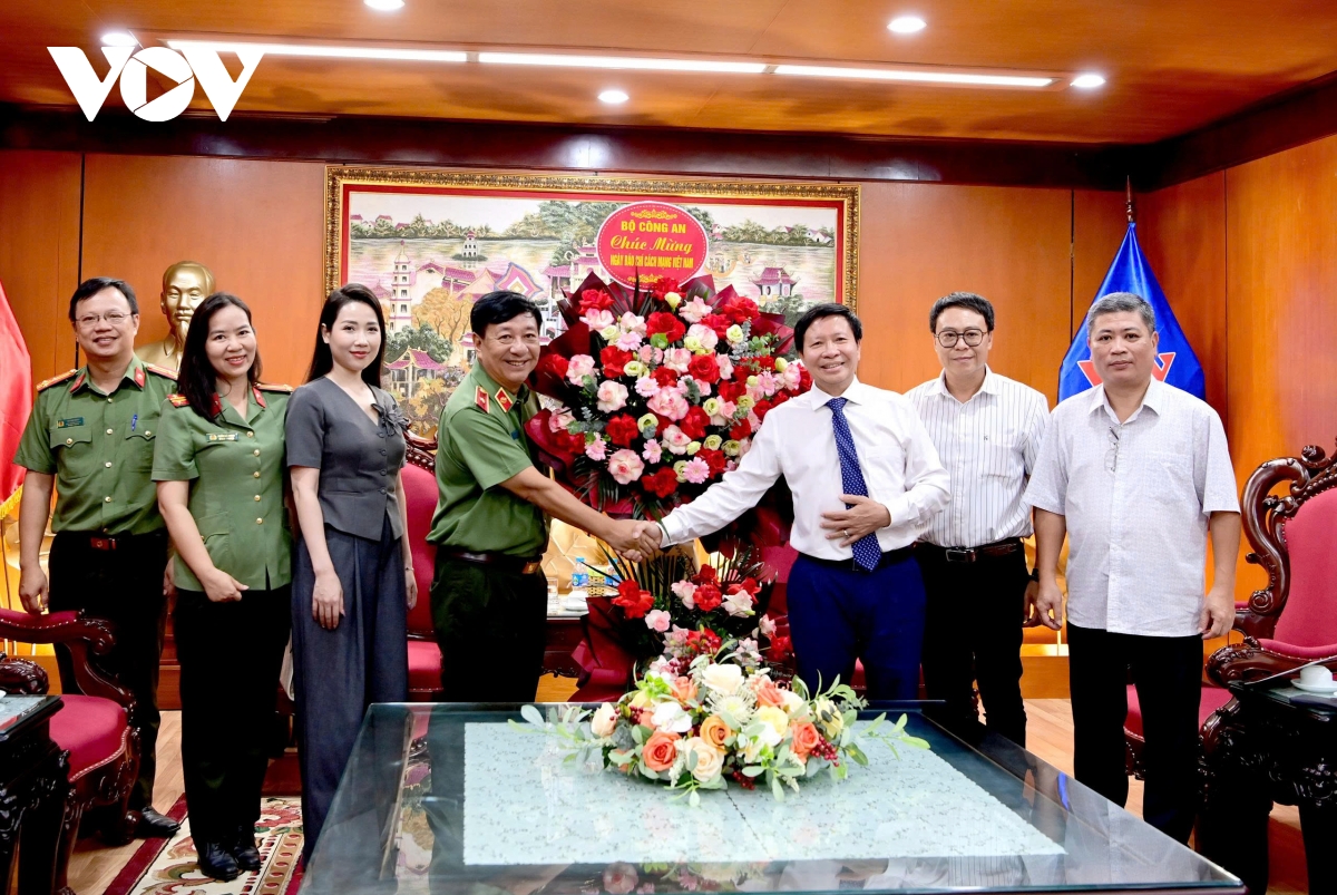 nhiều bộ, ngành, địa phương chúc mừng vov nhân ngày báo chí cách mạng việt nam hình ảnh 15 nhieu bo, nganh, dia phuong chuc mung vov nhan ngay bao chi cach mang viet nam hinh anh 15
