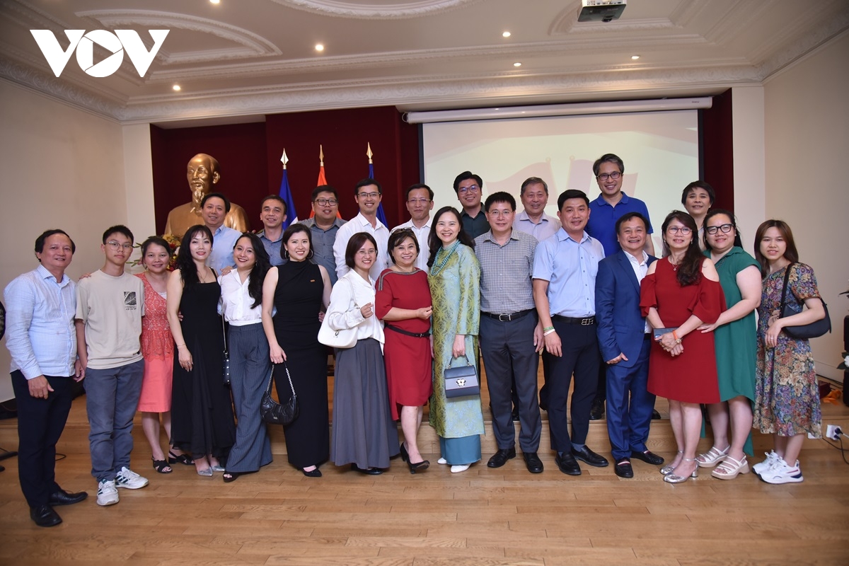 lễ kỷ niệm 100 năm ngày báo chí cách mạng việt nam tại pháp hình ảnh 2 le ky niem 100 nam ngay bao chi cach mang viet nam tai phap hinh anh 2