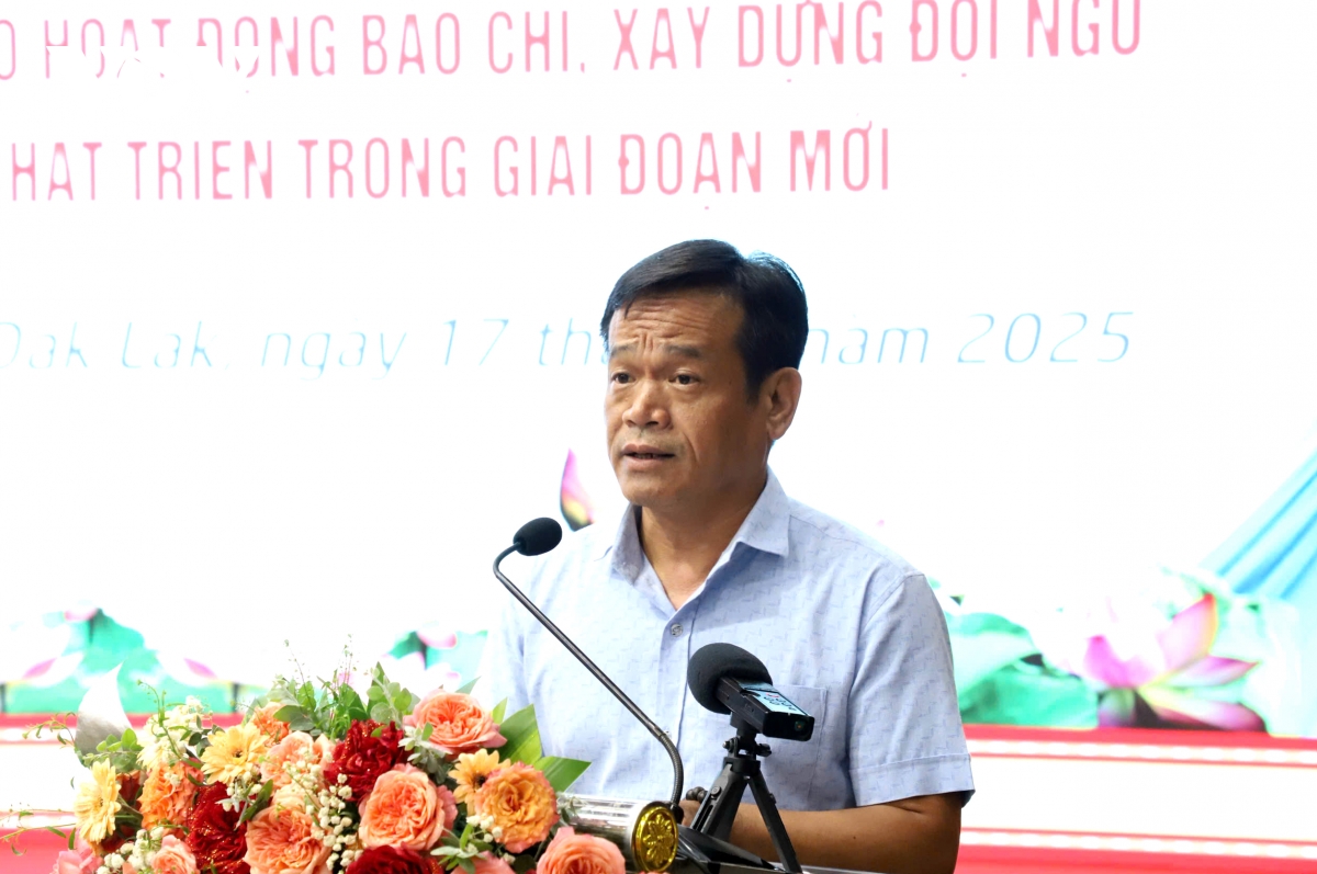 xây dựng đội ngũ người làm báo đáp ứng yêu cầu trong giai đoạn mới hình ảnh 2 xay dung doi ngu nguoi lam bao dap ung yeu cau trong giai doan moi hinh anh 2