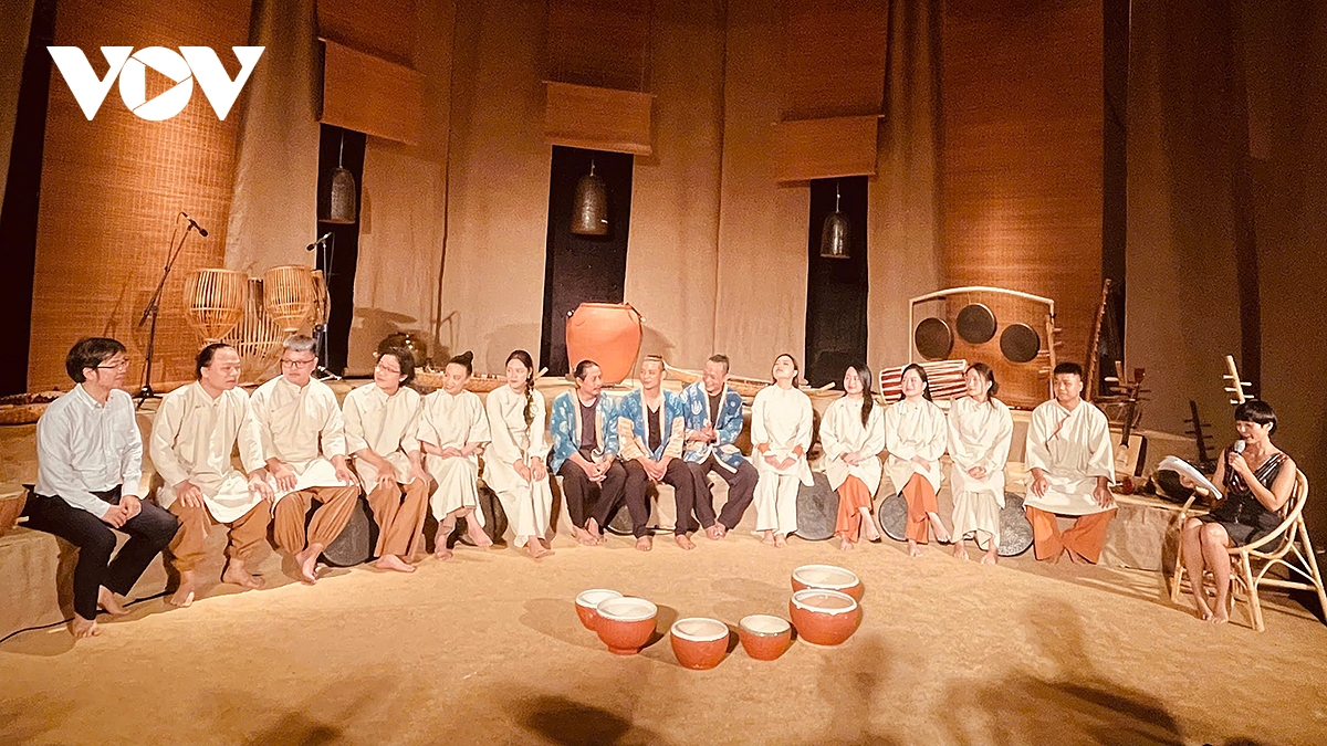 gom show - Âm thanh từ gốm nơi những thanh âm từ gốm việt được đánh thức hình ảnh 2 gom show - Am thanh tu gom noi nhung thanh am tu gom viet duoc danh thuc hinh anh 2