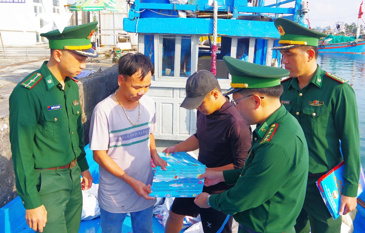 lý sơn - quảng ngãi niêm phong tàu cá 3 không hình ảnh 4 ly son - quang ngai niem phong tau ca 3 khong hinh anh 4