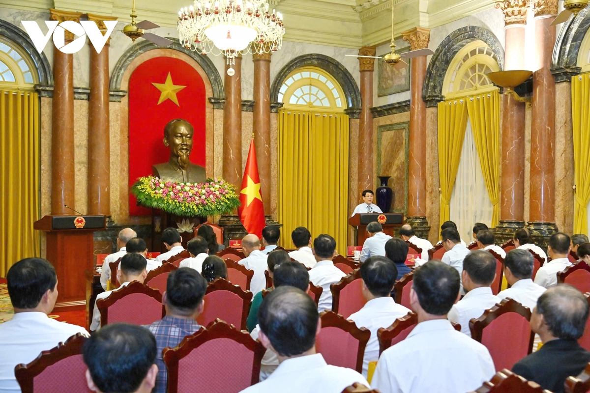 chủ tịch nước lương cường gặp mặt nghệ nhân làng nghề tiêu biểu toàn quốc hình ảnh 2 chu tich nuoc luong cuong gap mat nghe nhan lang nghe tieu bieu toan quoc hinh anh 2