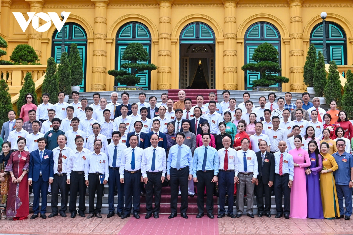 chủ tịch nước lương cường gặp mặt nghệ nhân làng nghề tiêu biểu toàn quốc hình ảnh 5 chu tich nuoc luong cuong gap mat nghe nhan lang nghe tieu bieu toan quoc hinh anh 5