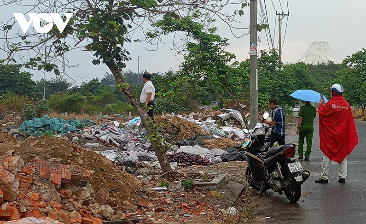 Đà nẵng đã xác định nguồn gốc thuốc tân dược còn hạn bị vứt bỏ ở khu dân cư hình ảnh 1 Da nang da xac dinh nguon goc thuoc tan duoc con han bi vut bo o khu dan cu hinh anh 1