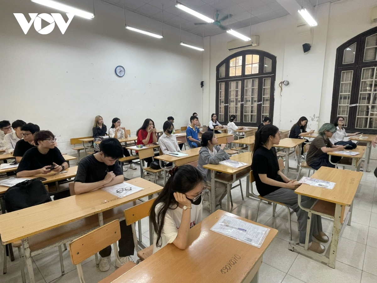 Đề thi chính thức tổ hợp KHXH kỳ thi tốt nghiệp THPT 2025