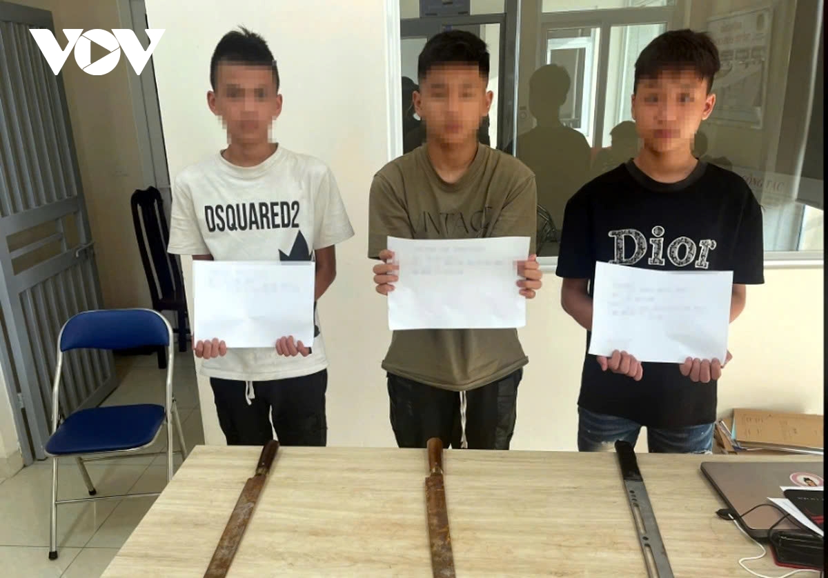 Nóng 24h: Bắt gọn băng cướp "tuổi teen" dùng kiếm cướp tài sản ở Hà Nội