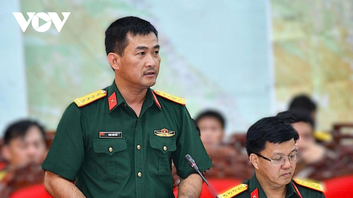 Bàn giao nhiệm vụ Chỉ huy trưởng, Chính ủy Bộ Chỉ huy Quân sự tỉnh Quảng Trị mới