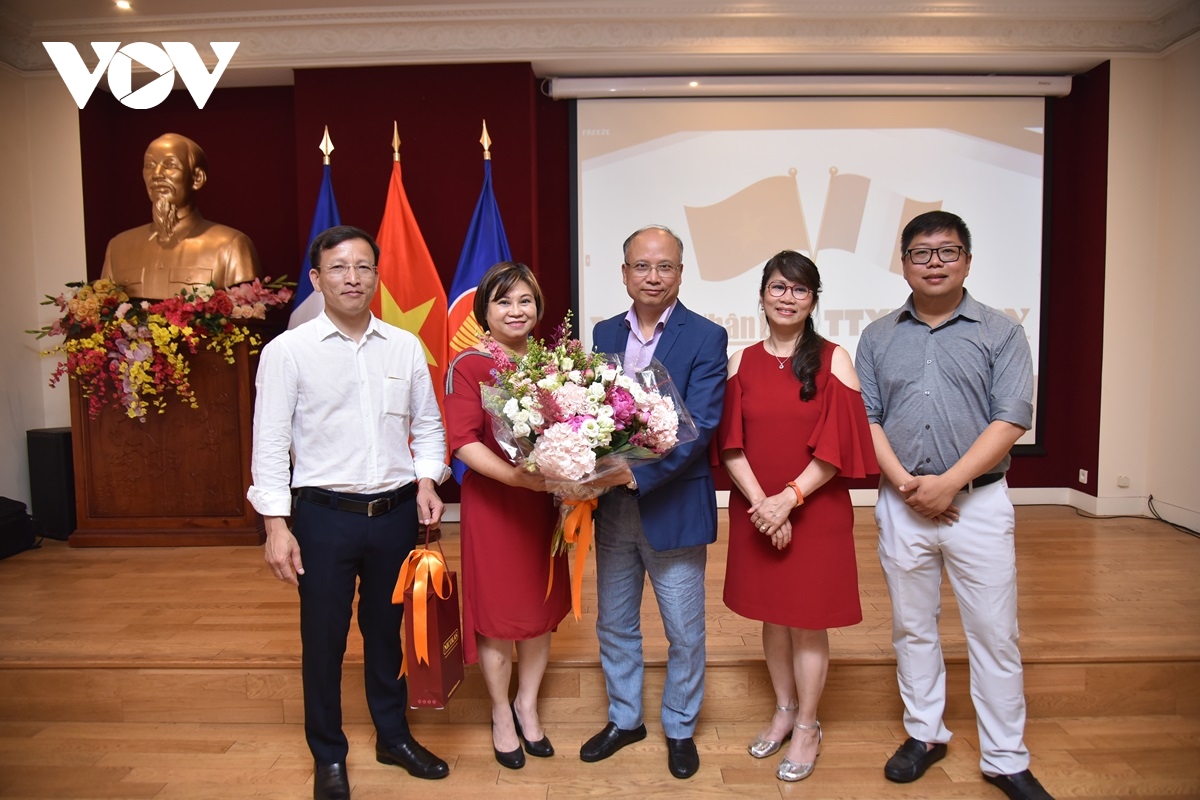 lễ kỷ niệm 100 năm ngày báo chí cách mạng việt nam tại pháp hình ảnh 1 le ky niem 100 nam ngay bao chi cach mang viet nam tai phap hinh anh 1