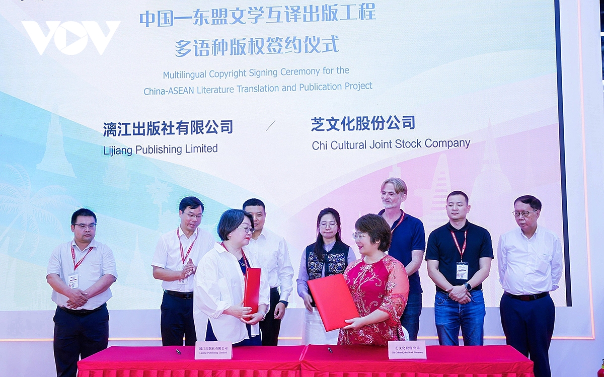 dự án dịch văn học Đông nam Á Đưa sách văn học việt nam đến trung quốc hình ảnh 1 du an dich van hoc Dong nam A Dua sach van hoc viet nam den trung quoc hinh anh 1