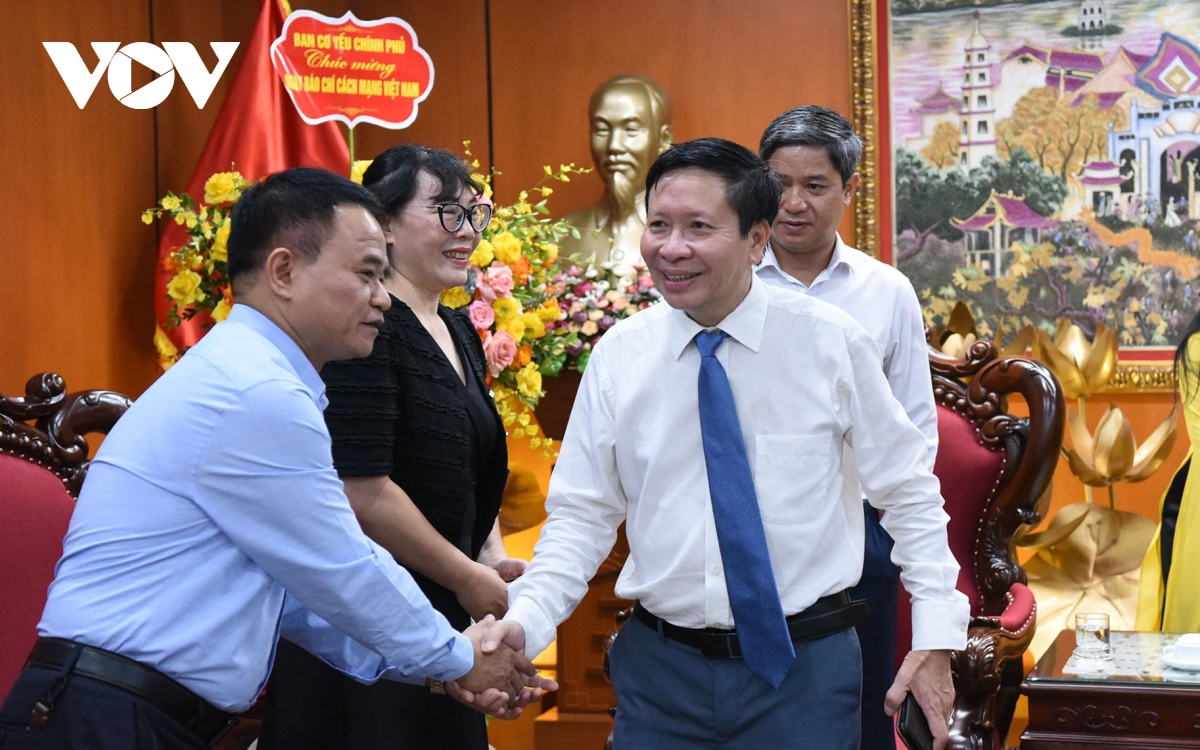 bao chi hien dai phai dam nhiem vai tro nguoi gac cong thong tin hinh anh 3