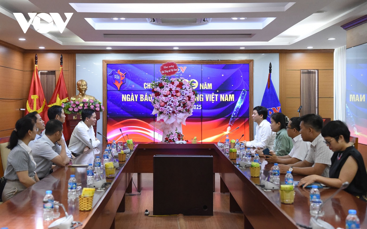 bao chi hien dai phai dam nhiem vai tro nguoi gac cong thong tin hinh anh 9