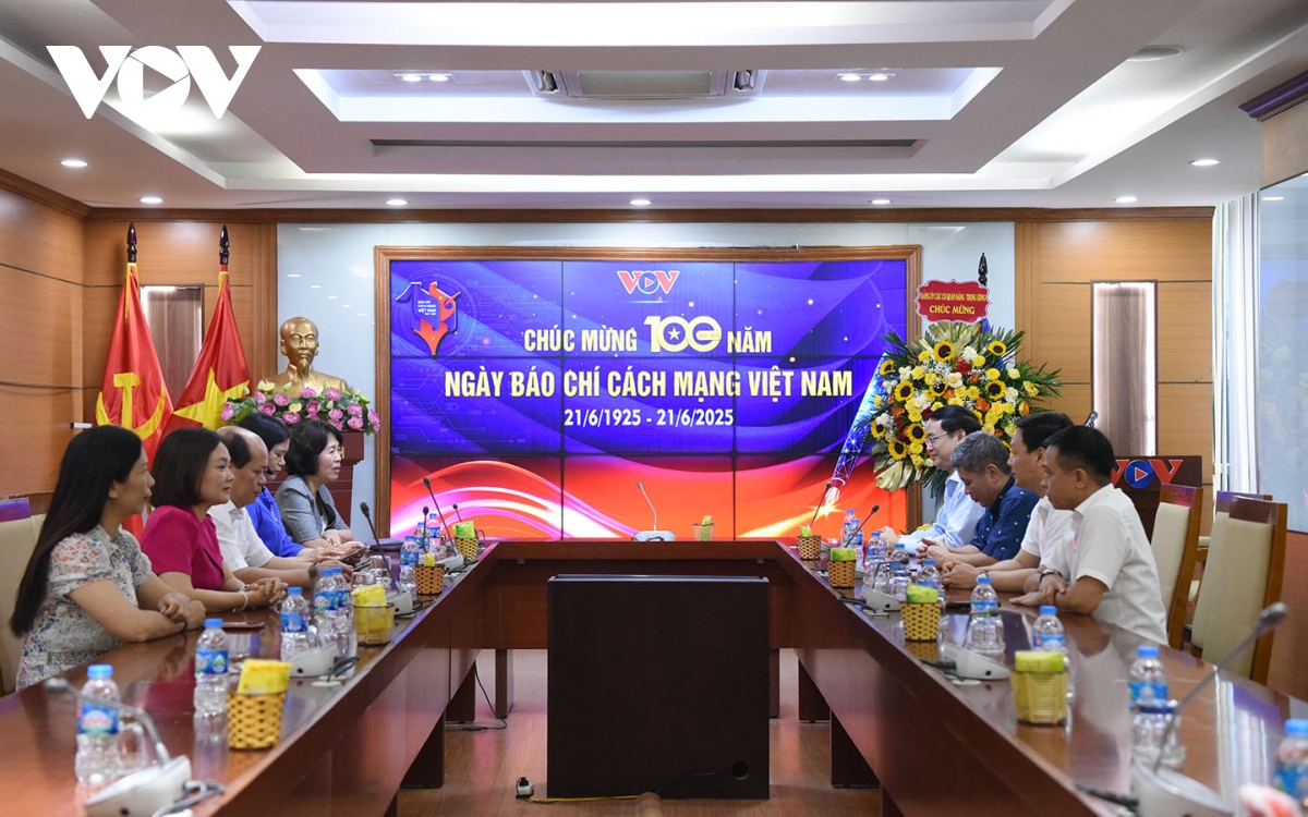 bao chi hien dai phai dam nhiem vai tro nguoi gac cong thong tin hinh anh 13