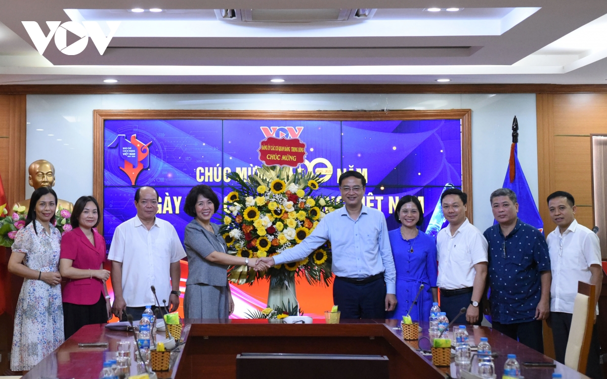 bao chi hien dai phai dam nhiem vai tro nguoi gac cong thong tin hinh anh 14