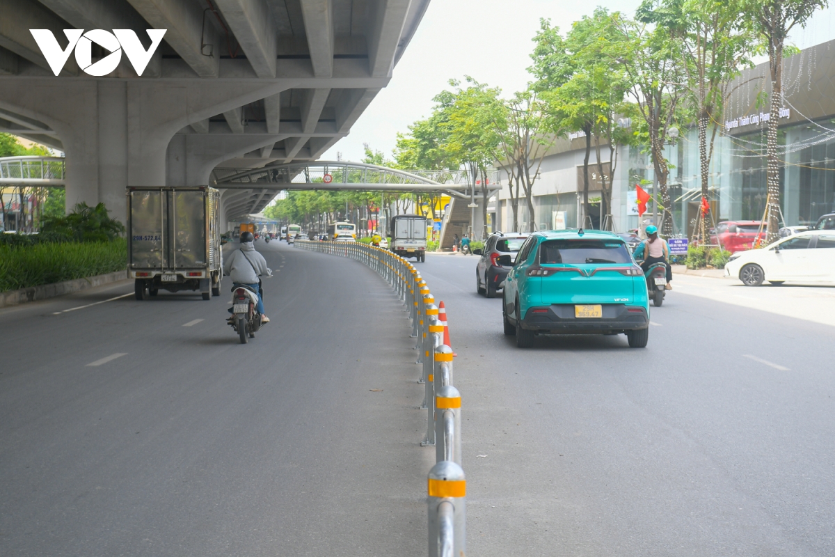 hà nội tổ chức giao thông đường phạm văn Đồng gây bất ngờ cho người dân hình ảnh 7 ha noi to chuc giao thong duong pham van Dong gay bat ngo cho nguoi dan hinh anh 7
