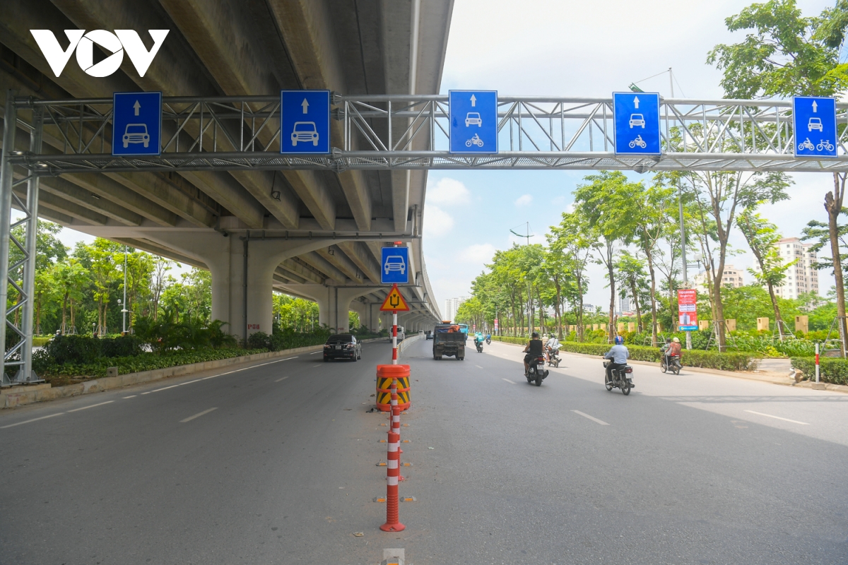 Hà Nội tổ chức giao thông đường Phạm Văn Đồng gây bất ngờ cho người dân