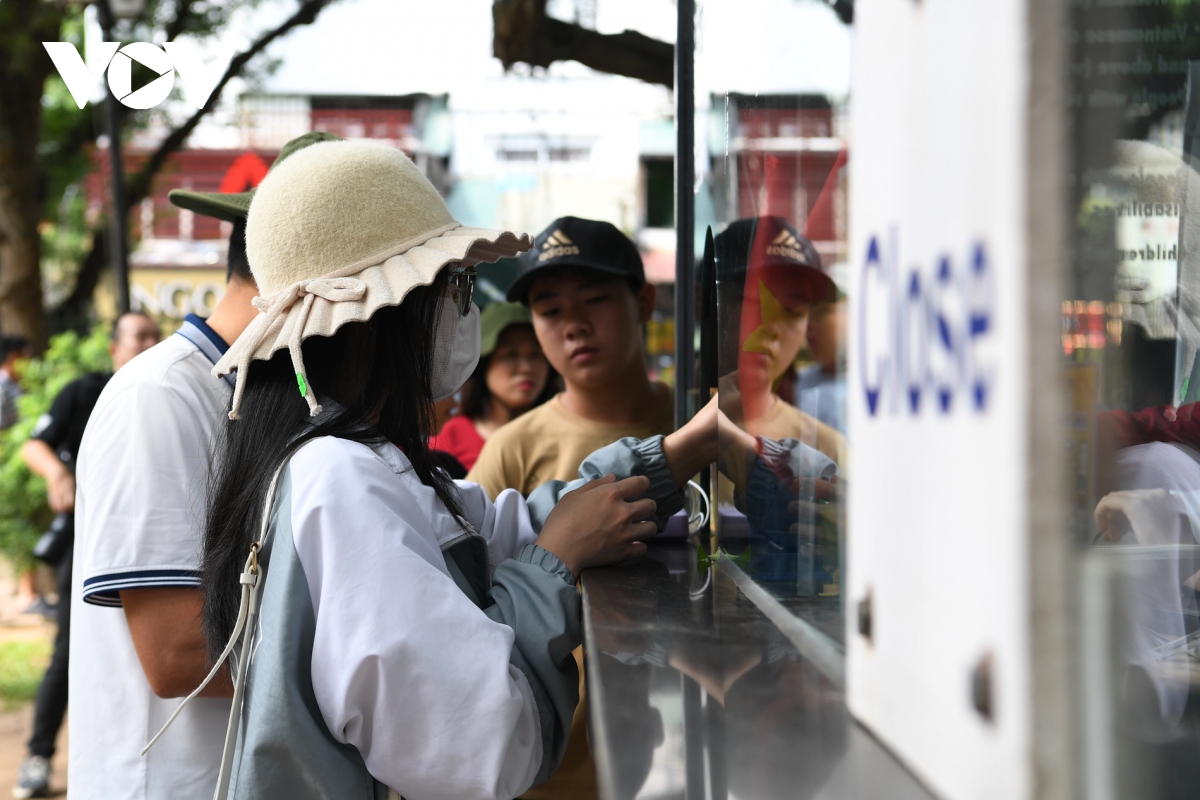 văn miếu - quốc tử giám mùa tấp nập sĩ tử hình ảnh 1 van mieu - quoc tu giam mua tap nap si tu hinh anh 1