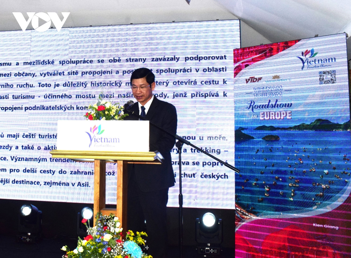 quảng bá du lịch - ẩm thực việt đến người dân séc và bạn bè quốc tế hình ảnh 2 quang ba du lich - am thuc viet den nguoi dan sec va ban be quoc te hinh anh 2