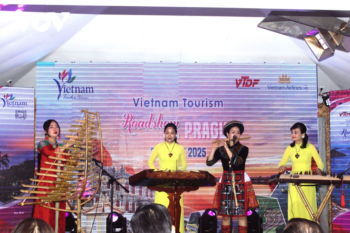 quảng bá du lịch - ẩm thực việt đến người dân séc và bạn bè quốc tế hình ảnh 5 quang ba du lich - am thuc viet den nguoi dan sec va ban be quoc te hinh anh 5