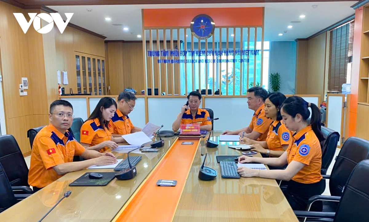 cứu ngư dân bình Định gặp nạn tại vùng biển gần quần đảo hoàng sa hình ảnh 1 cuu ngu dan binh Dinh gap nan tai vung bien gan quan dao hoang sa hinh anh 1