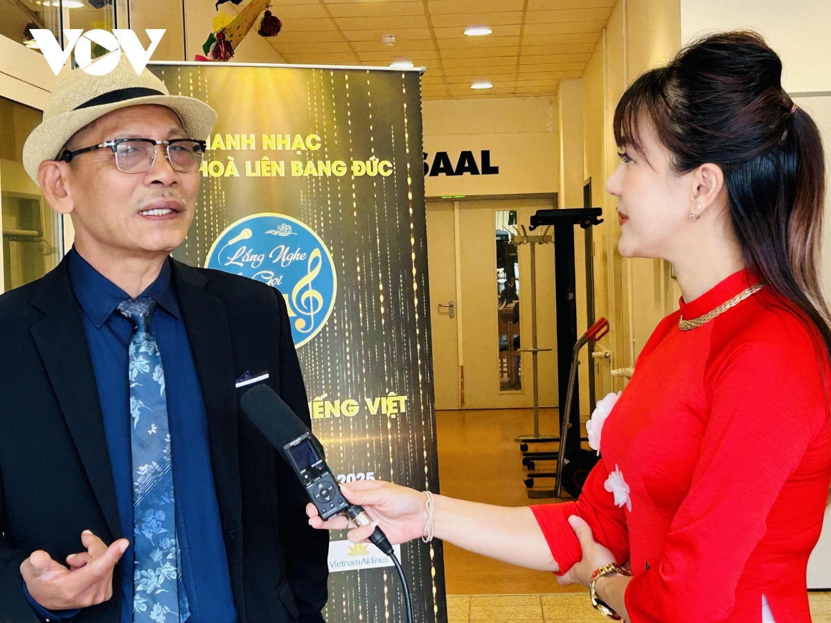gala tôn vinh tiếng việt lắng nghe biển gọi rostock 2025 hình ảnh 2 gala ton vinh tieng viet lang nghe bien goi rostock 2025 hinh anh 2