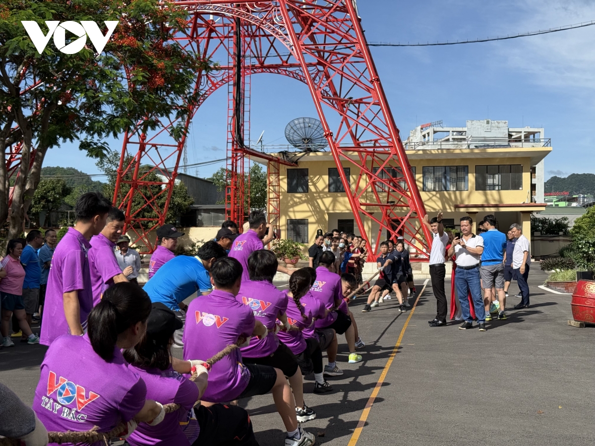 sơn la sôi nổi giải thể thao chào mừng 100 năm ngày báo chí cách mạng việt nam hình ảnh 1 son la soi noi giai the thao chao mung 100 nam ngay bao chi cach mang viet nam hinh anh 1