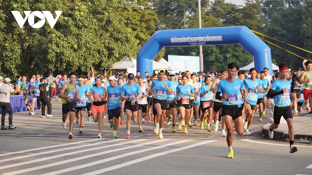 hơn 1.000 người chạy vì cộng đồng không kỳ thị hiv aids hình ảnh 1 hon 1.000 nguoi chay vi cong dong khong ky thi hiv aids hinh anh 1