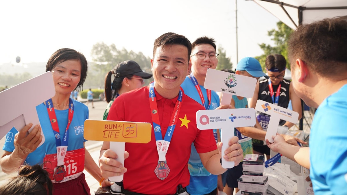 hơn 1.000 người chạy vì cộng đồng không kỳ thị hiv aids hình ảnh 4 hon 1.000 nguoi chay vi cong dong khong ky thi hiv aids hinh anh 4