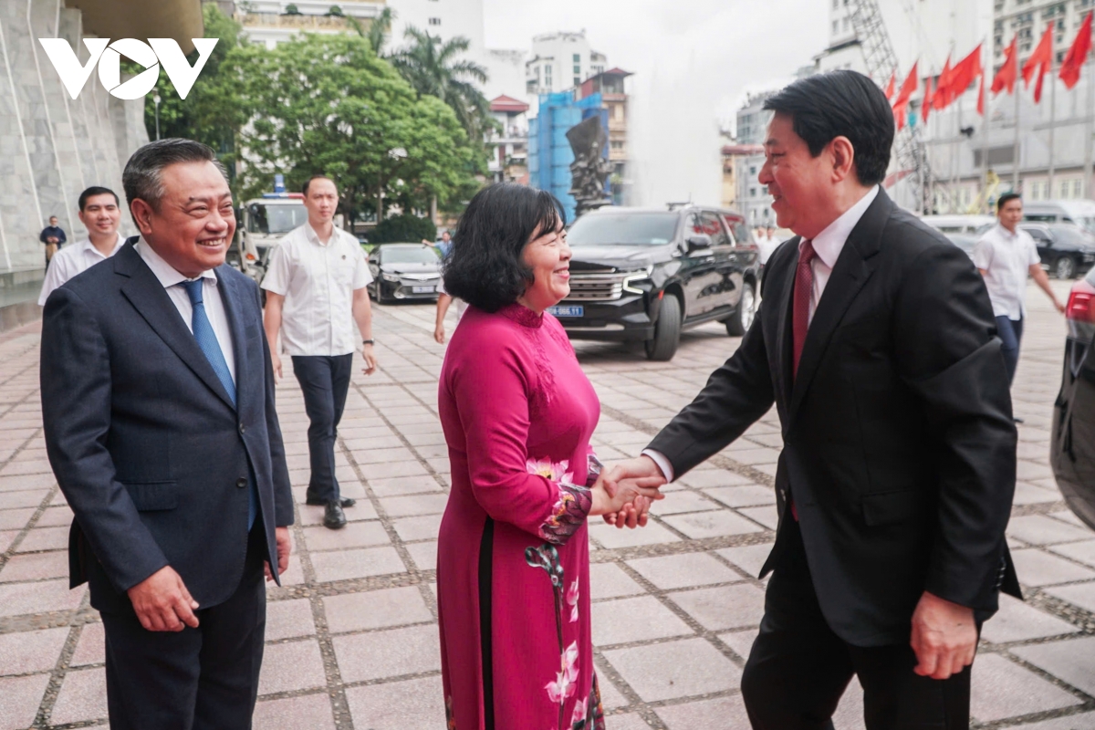 khong khi ron rang truoc gio cong bo sap nhap don vi hanh chinh tren ca nuoc hinh anh 1