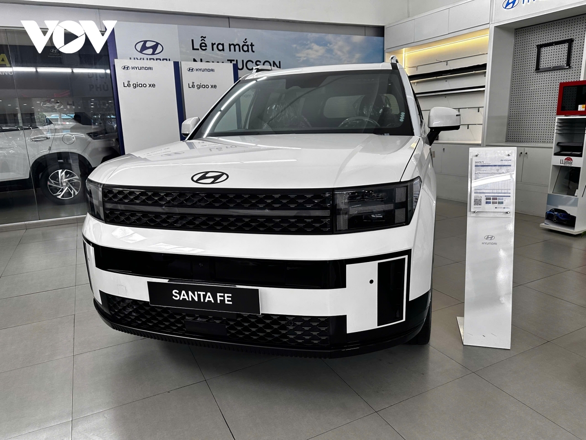 Hyundai Santa Fe & Palisade ưu đãi lên tới 100% phí trước bạ