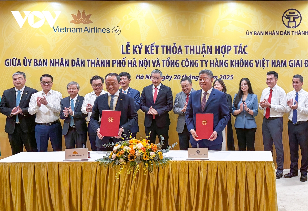 hà nội bắt tay cùng vietnam airlines nhằm thu hút khách du lịch hình ảnh 1 ha noi bat tay cung vietnam airlines nham thu hut khach du lich hinh anh 1