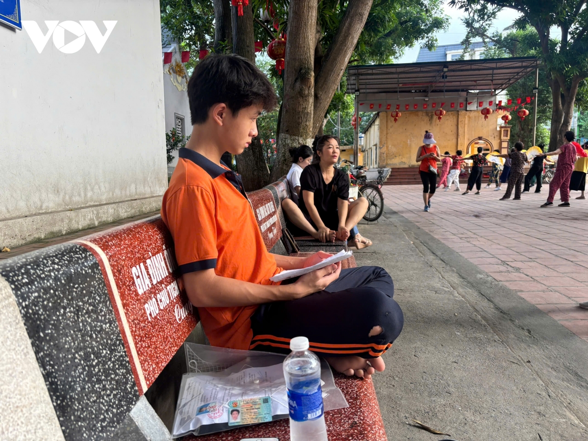 103.000 thí sinh hà nội bước vào môn thi đầu tiên kỳ thi vào 10 hình ảnh 9 103.000 thi sinh ha noi buoc vao mon thi dau tien ky thi vao 10 hinh anh 9