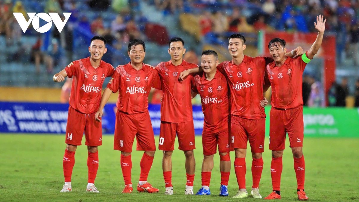 Kết quả bóng đá hôm nay 30/6: Văn Quyết thăng hoa trong ngày Michael Owen im tiếng