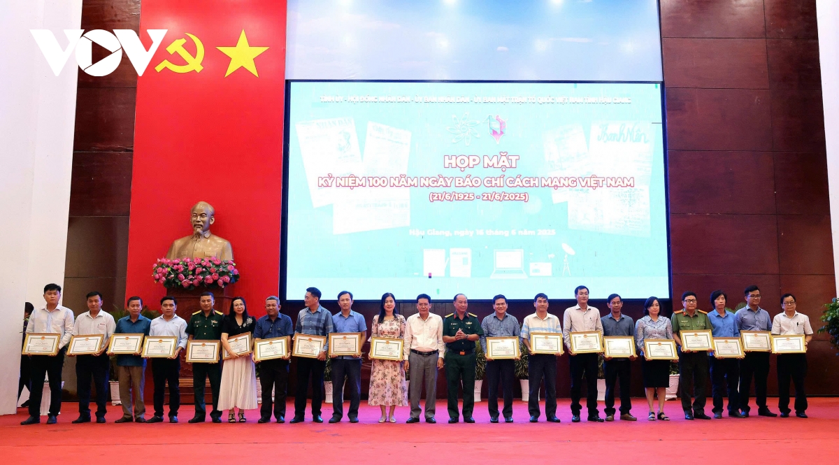 vov Đbscl nhận bằng khen của chủ tịch ubnd tỉnh hậu giang hình ảnh 2 vov Dbscl nhan bang khen cua chu tich ubnd tinh hau giang hinh anh 2