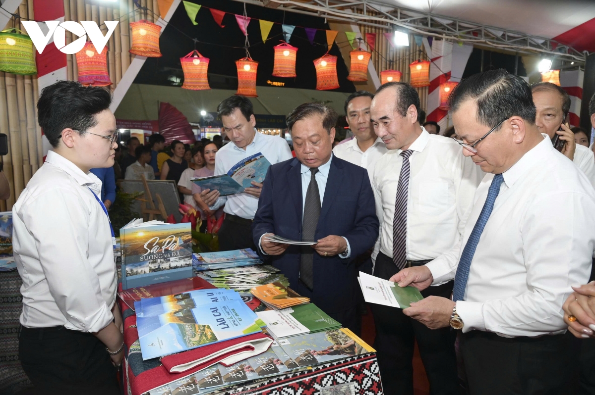 khai mạc hội chợ du lịch quốc tế lào cai 2025 hình ảnh 3 khai mac hoi cho du lich quoc te lao cai 2025 hinh anh 3