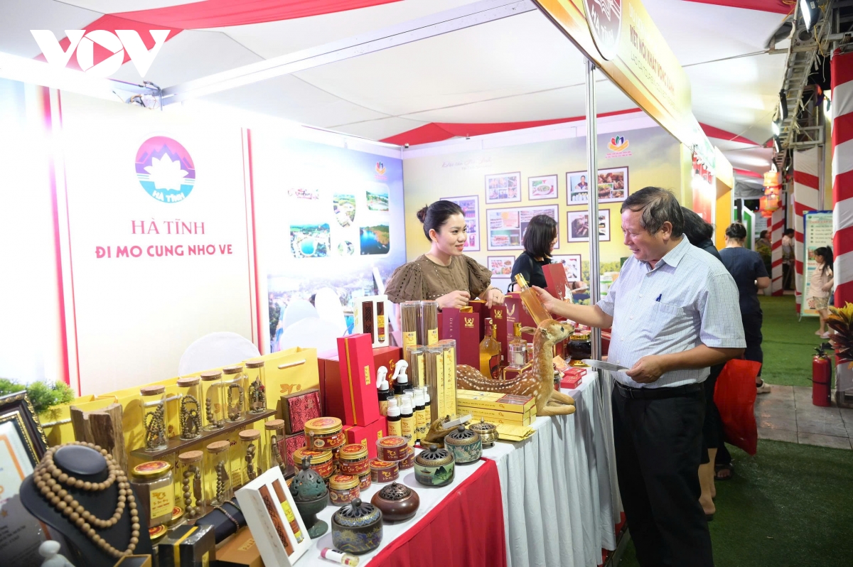 khai mạc hội chợ du lịch quốc tế lào cai 2025 hình ảnh 4 khai mac hoi cho du lich quoc te lao cai 2025 hinh anh 4