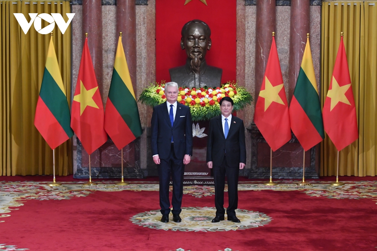 lễ đón tổng thống litva và phu nhân lần đầu thăm chính thức việt nam hình ảnh 8 le don tong thong litva va phu nhan lan dau tham chinh thuc viet nam hinh anh 8