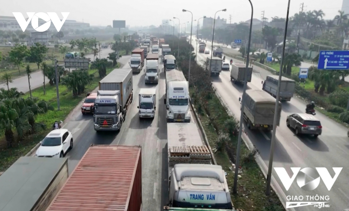 Khi nào quốc lộ mở được làn riêng?
